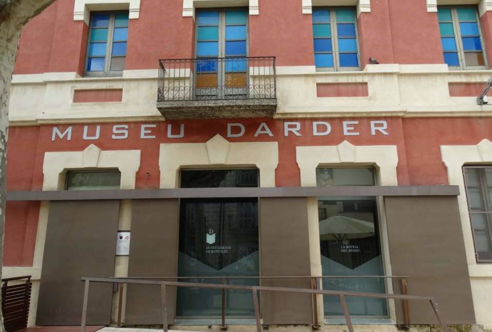 Dibuix urbà amb visites al Museu Darder