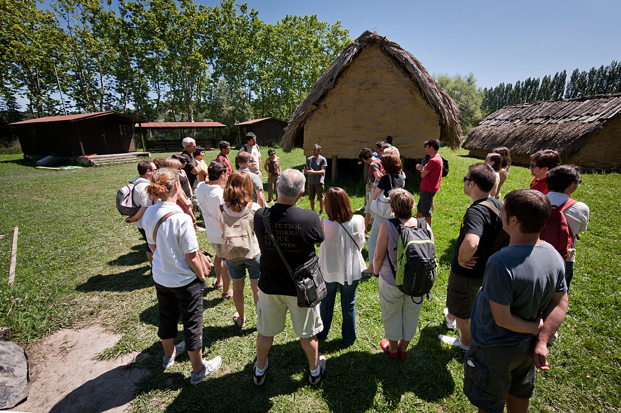 Visita guiada al Parc neolític de la Draga