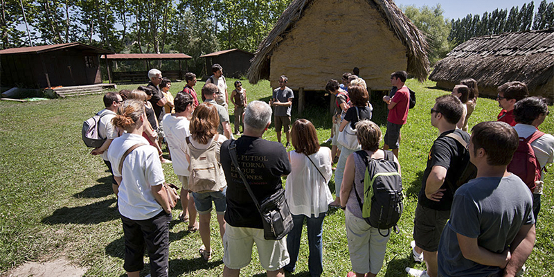Activitat familiar - Visita el Parc Neolític de La Draga de Banyoles