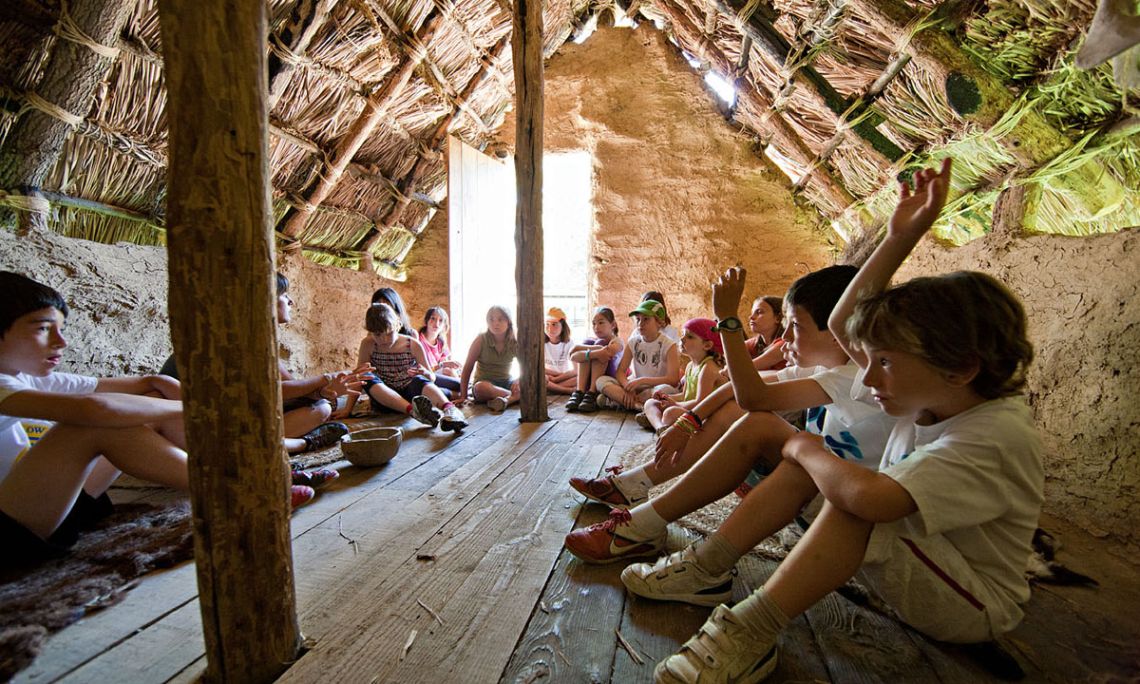 Activitat familiar- Visita el Parc Neolític de La Draga
