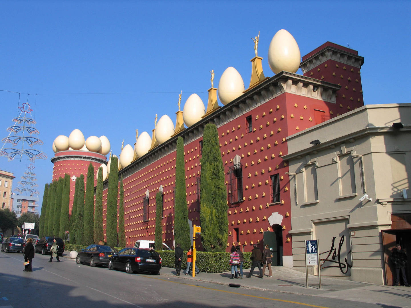 Sortida Guiada al Museu Dalí de Figueres i dinar a la Cooperativa de Garriguella