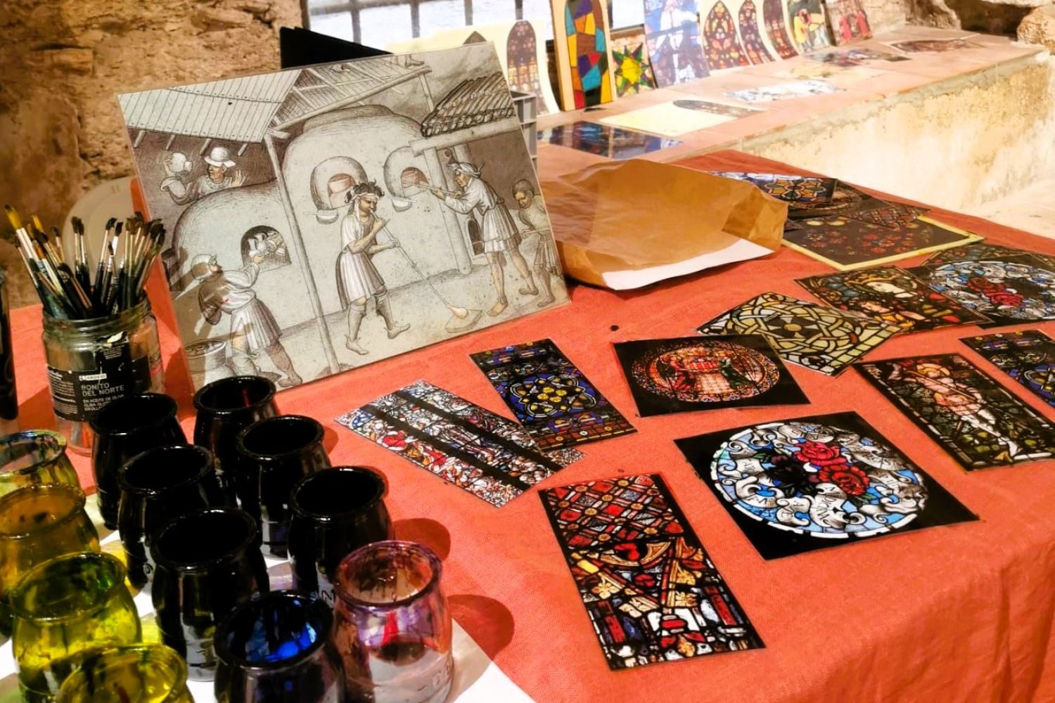 Artesans medievals: fem vitralls