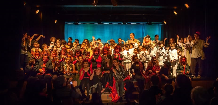 Els Pastorets de Porqueres: Les aventures d'en Patllari en Garrofa