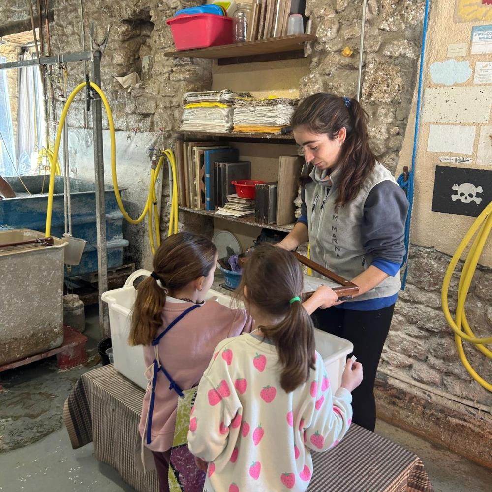 Aprèn a fer paper en un molí de veritat (NOVA!)