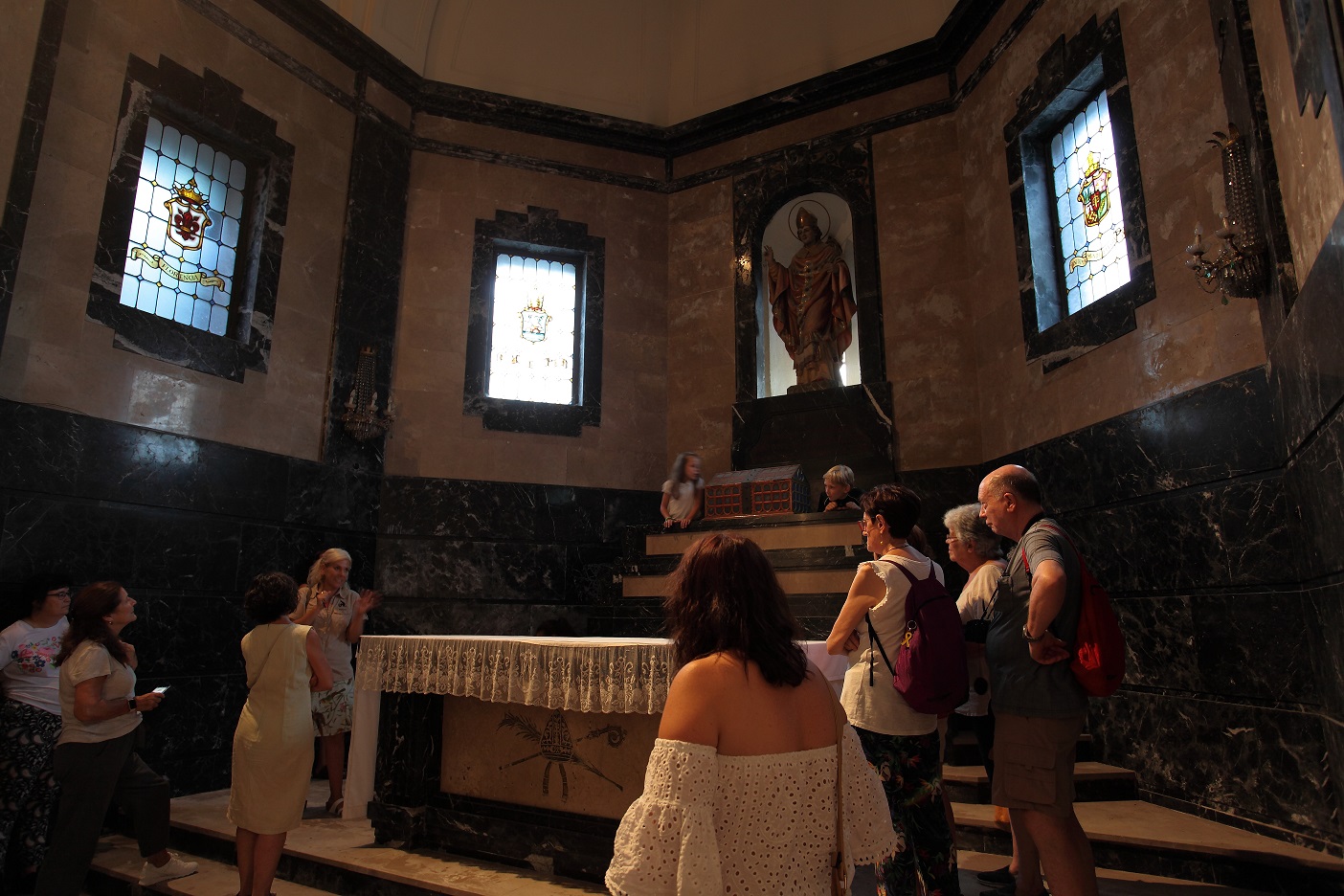 Visita guiada - Robatori sacríleg al Monestir de Banyoles